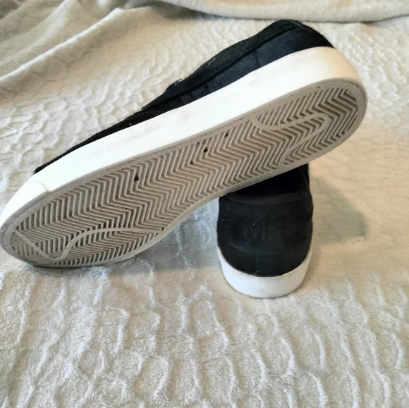 Nike Blazers Low Lux Shoes - Picture 4 of 6